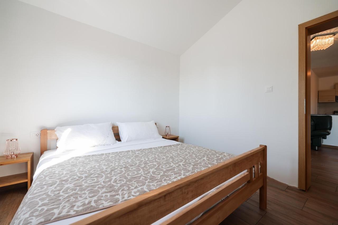 ורסי Apartments Miky מראה חיצוני תמונה