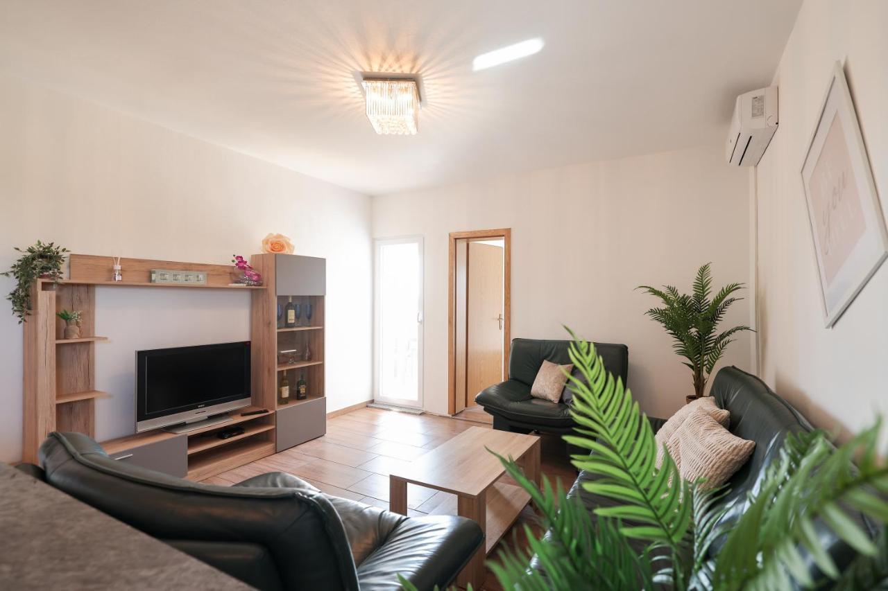 ורסי Apartments Miky מראה חיצוני תמונה