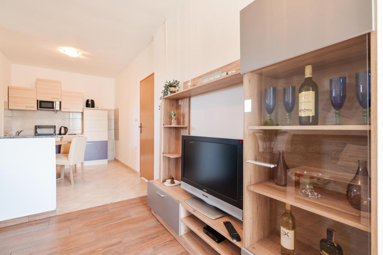 ורסי Apartments Miky מראה חיצוני תמונה