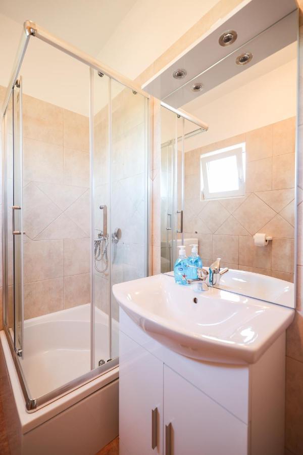 ורסי Apartments Miky מראה חיצוני תמונה