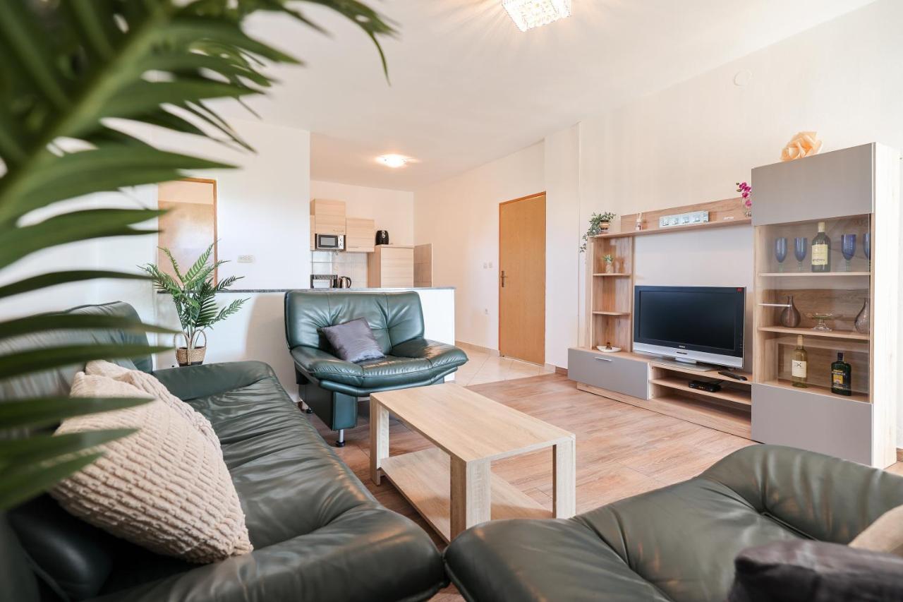 ורסי Apartments Miky מראה חיצוני תמונה