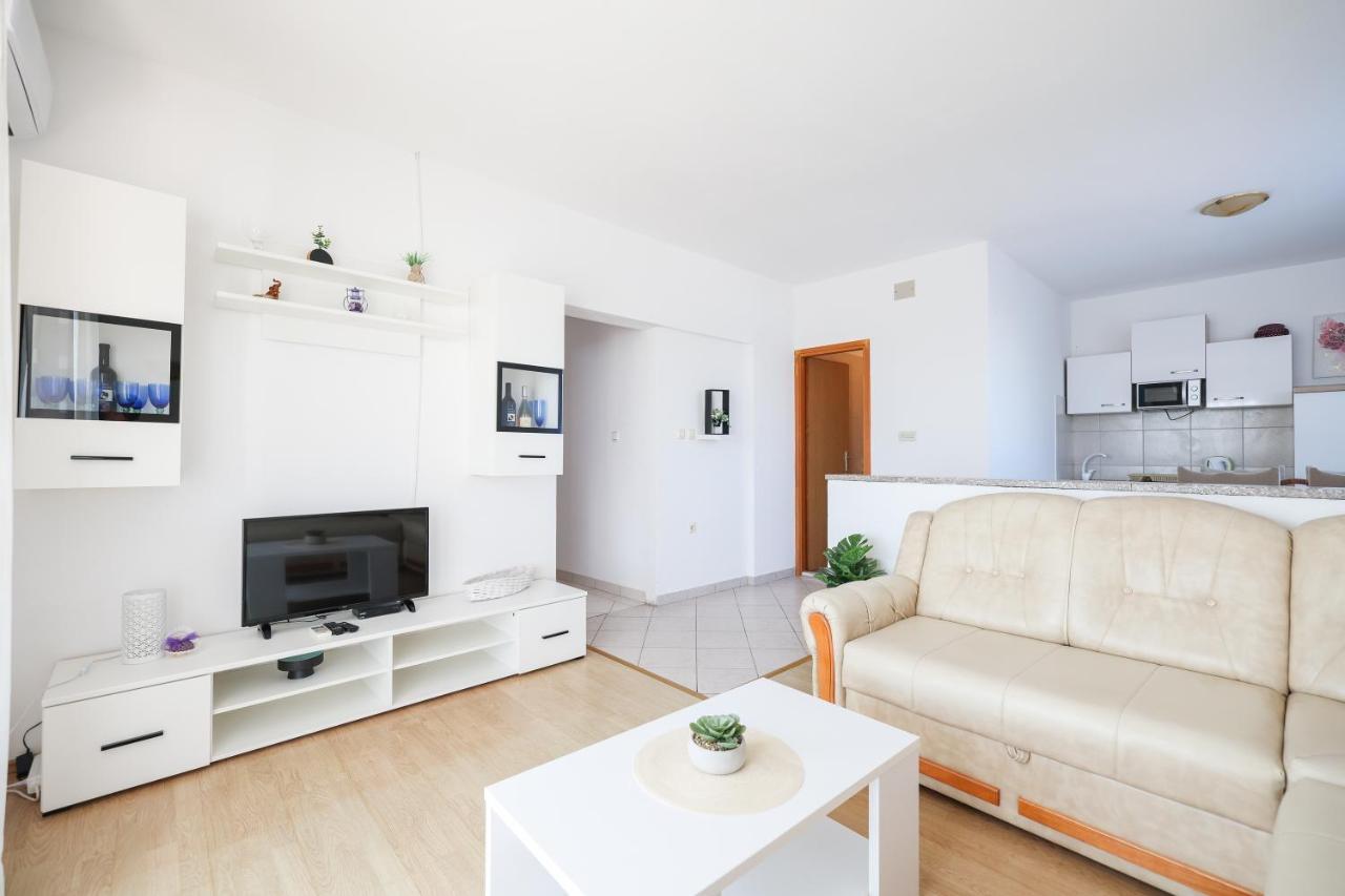 ורסי Apartments Miky מראה חיצוני תמונה