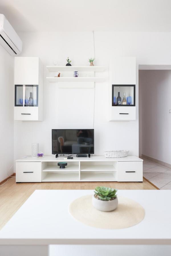 ורסי Apartments Miky מראה חיצוני תמונה